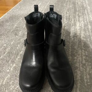 Vionic Black Leather Ankle Combat Boots with Buckle